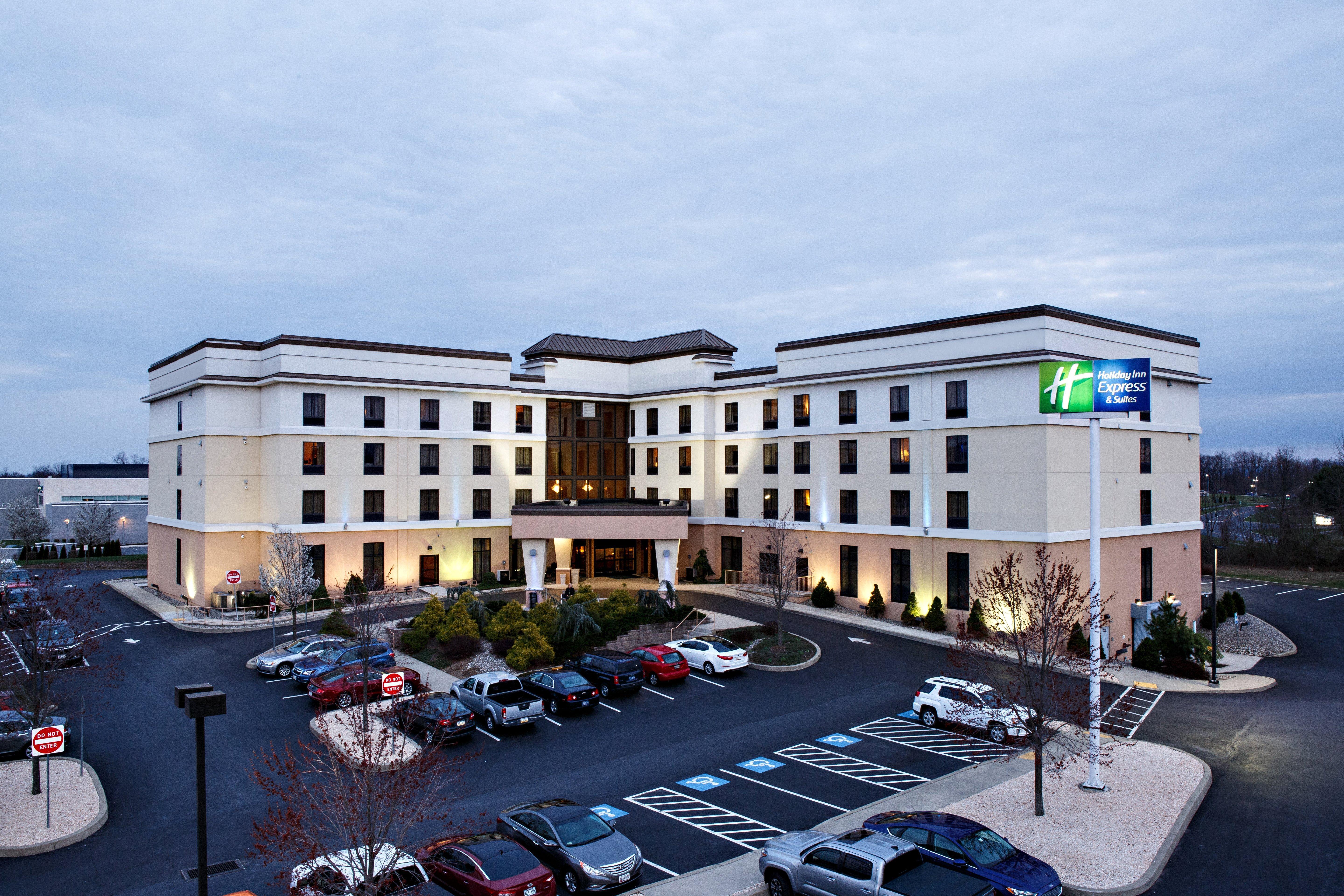 Holiday Inn Express & Suites Harrisburg West Mechanicsburg Exterior foto